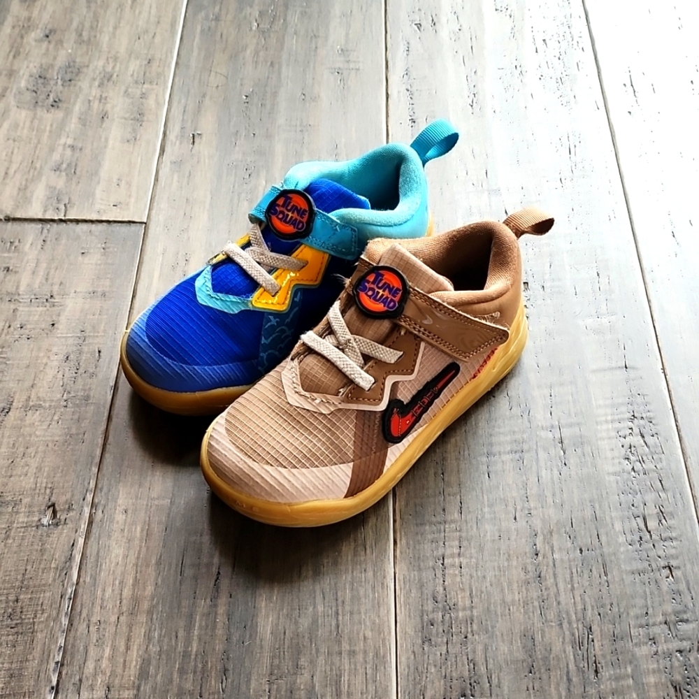 EUC Kids LeBron James Tune Squad Sneakers, sz 10